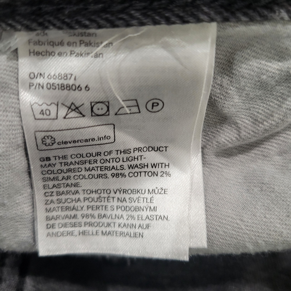 H&M Divided Men's Distressed Black Washed Jeans Size 30 - Picture 4 of 4